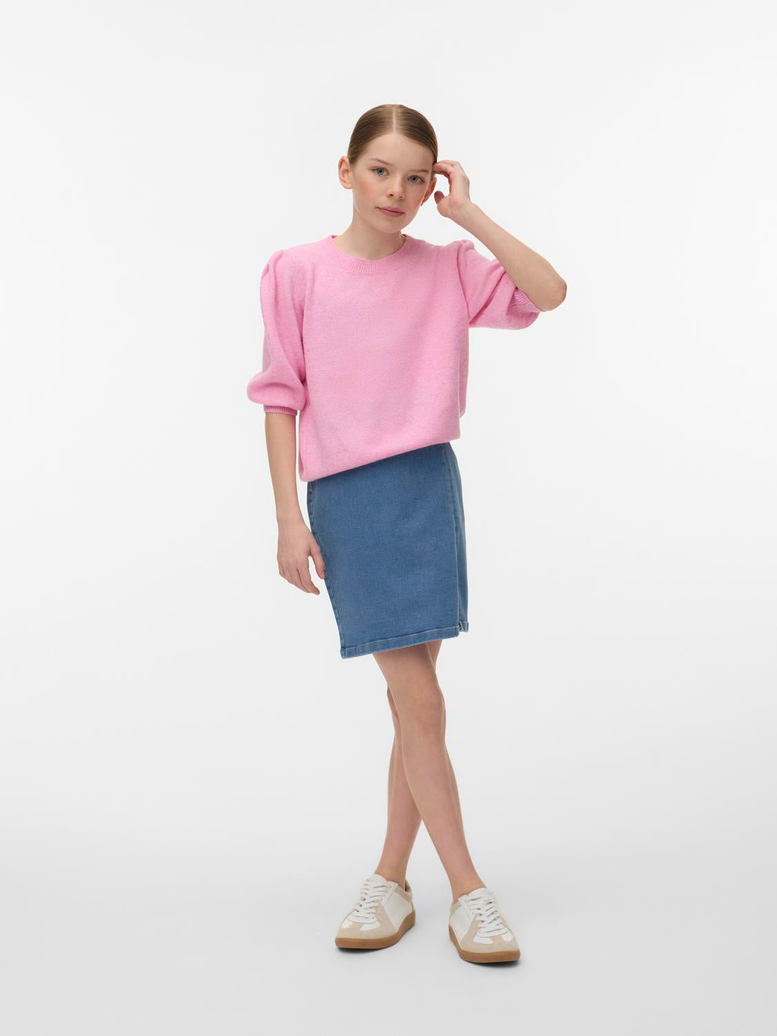 model_shot-front